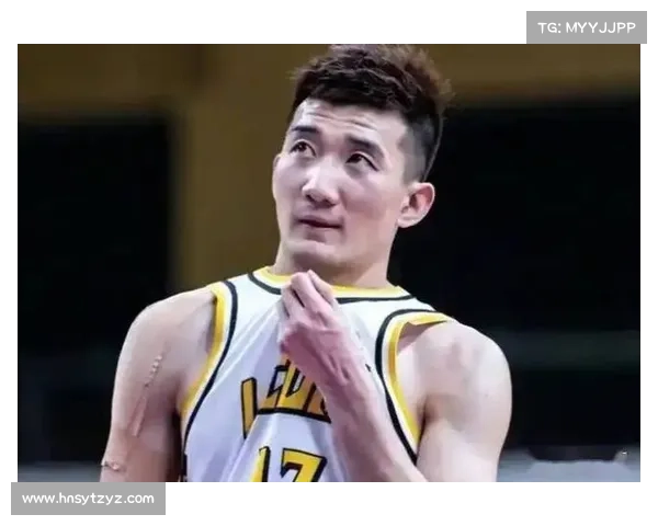 布朗与孙铭徽精彩表现解析：谁在关键时刻主宰了比赛胜负